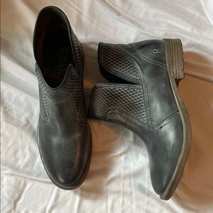 Gray Ankle Boots with Textured Design